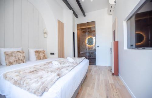 Quartier du Mail Apartment | Stylish Duplex in Paris' Center