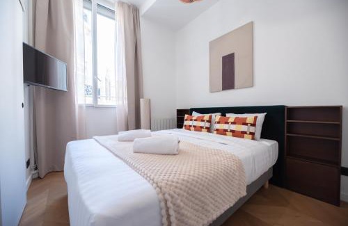 Quartier du Mail Apartment | Stylish Duplex in Paris' Center
