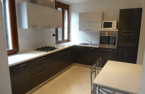 Dorsoduro Apartment | Stylish Duplex with Stunning Private Courtyard in Dorsoduro
