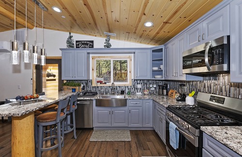 Big Bear City House | Stylish Elysian Cabin in Big Bear