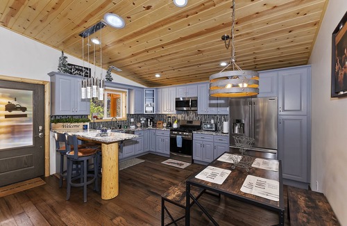 Big Bear City House | Stylish Elysian Cabin in Big Bear