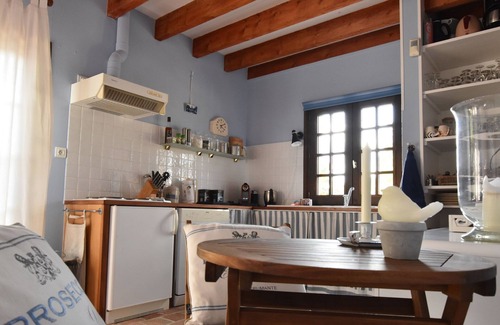 Le Chatelet House | Stylish Holiday Home in Châtelet with Private Pool