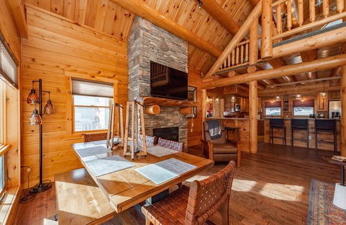 Thayerville House | Stylish Lakefront Escape w/Hot Tub, Bar & Dock