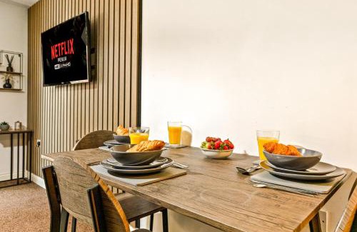 Leeds Apartment | Stylish Leeds City Centre 2BR - Free Parking - 2 Mins to First Direct Arena