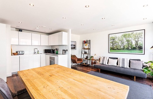 Livesey Apartment | Stylish London Apartment in Trendy Peckham
