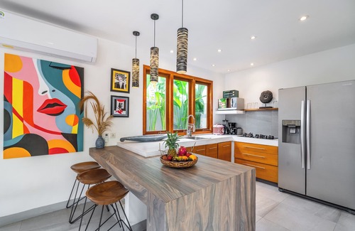 Kerobokan Villa | Stylish Lux Design, 5-mins drive to Beach, BBQ, Peaceful, Cozy & Fast WIFI.