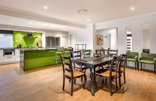 Geographe House | Stylish Marina-Front Getaway – Port Geographe
