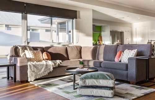 Geographe House | Stylish Marina-Front Getaway – Port Geographe