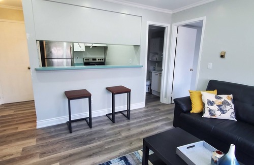 Mississauga Condo | Stylish Modern Condo with heated community pool!