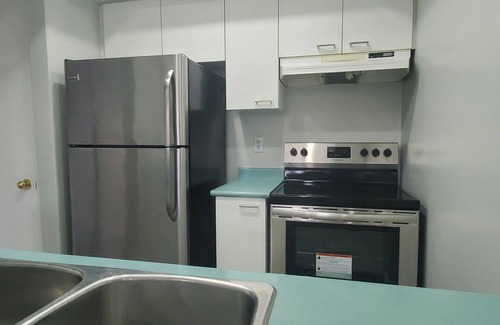 Mississauga Condo | Stylish Modern Condo with heated community pool!