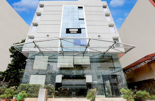 Ahmedabad City Centre House | Stylish & Modern Stays at Palette River Front