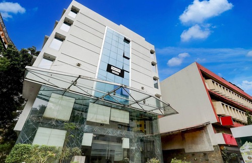 Ahmedabad City Centre House | Stylish & Modern Stays at Palette River Front