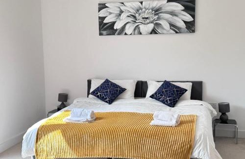 Camden Town with Primrose Hill Apartment | Stylish New Camden Town Studio