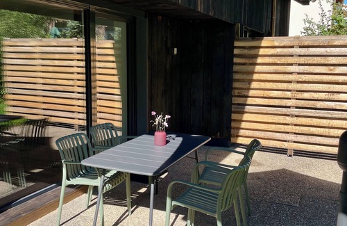 Loerrach Apartment | Stylish new vacation apartment (Yarin)