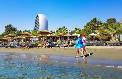 Neapolis Apartment | Stylish Newly Renovated Flat, 250 Meters from the Beach, Central Location with Free Parking