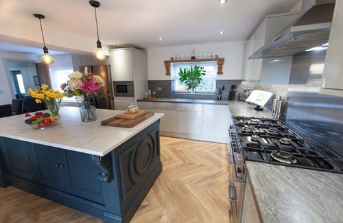 Wisbech Cottage | Stylish Norfolk Country House River/Large Garden & Koi