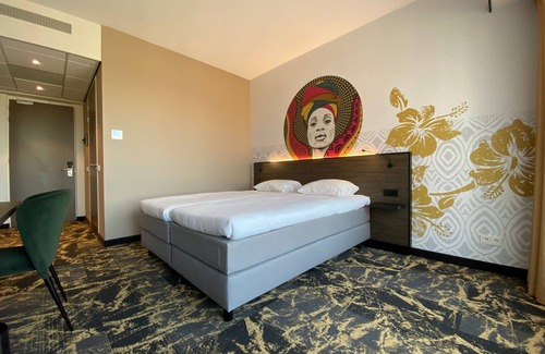 Emmen Hotel | Stylish Oasis Close to Wildlands Adventure Zoo & Atlas Theater Emmen