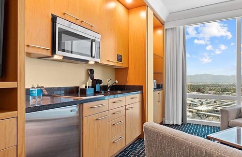 Las Vegas Apartment | Stylish Renovated Studio at Trump Tower 3324