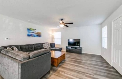 Southside House | Stylish Retreat Near Lackland AFB: The Perfect Graduation Getaway!