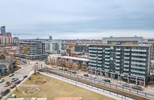 Sunnyside Apartment | Stylish Serenity 1BR Kensington Condo with Parking