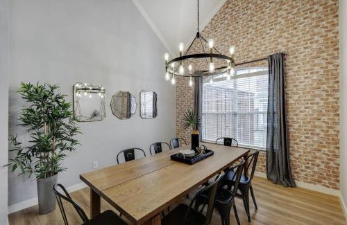 Fossil Creek House | Stylish Spacious Convenient - 6-BD 2 5-BA + Pool