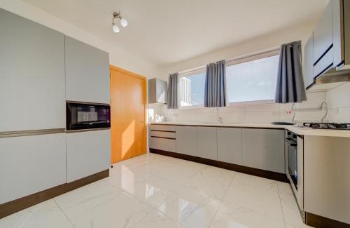 Ta' Giorni Apartment | Stylish St Julian's Penthouse with Private Terrace by SF HOMES