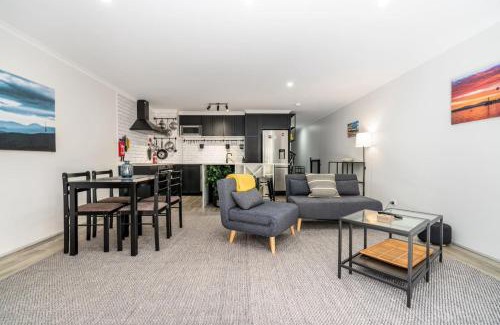 Manuka Apartment | Stylish Stay in Griffith 3 mins from Kingston - Hosted by Canstay