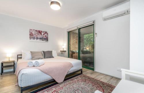 Manuka Apartment | Stylish Stay in Griffith 3 mins from Kingston - Hosted by Canstay