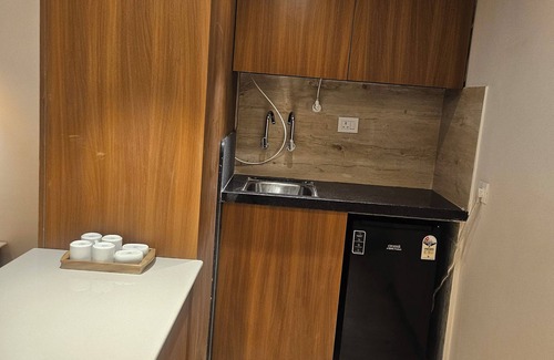 Panch Batti Apartment | Stylish studio with wi-fi, pantry, coffee, and central location.