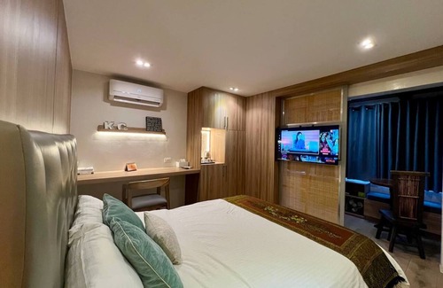 Canlubang Cabin | Stylish Suite with Scenic Ridge View + Free Parking