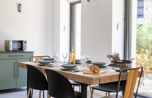 Ranton Cottage | Stylish Troglodyte Home