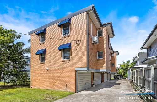 Ascot Apartment | Stylish Two Bedroom Unit in Ascot