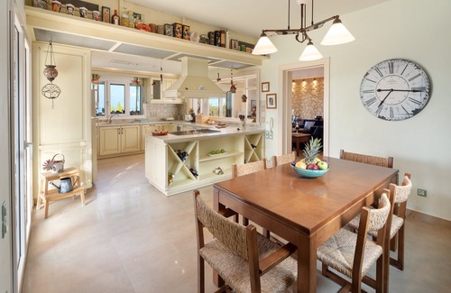 Sfakera Villa | Stylish villa, Regina Rossa with heated pool and stunning panoramic sea views