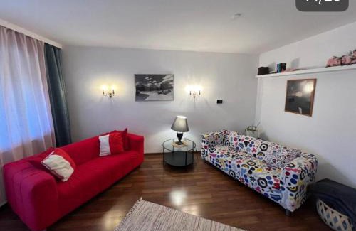 Modling Apartment | Stylish Youthful Condo in the Heart of Mödling, Fiatalos Boldog Otthon Mödling Szivében