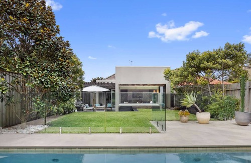 Maroubra House | Stylishly renovated 3BR characterful home with pool