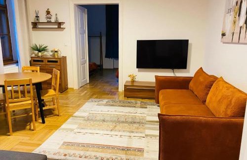 Hradec Kralove Apartment | Stylový apartmán u Velkého náměstí 2, Wi-Fi, Netflix, vana
