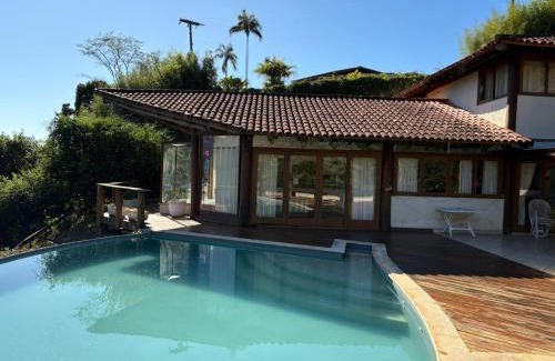 Moura Brasil House | Suíte em Condomínio de Luxo em Casa de Família