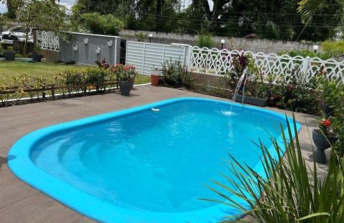 Camaragibe House | Suíte em uma reserva ambiental com piscina