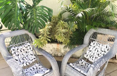 Monero House | Suíte FAMILIAR Varandão