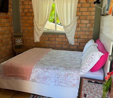 Ingleses do Rio Vermelho House | Suíte Rústica