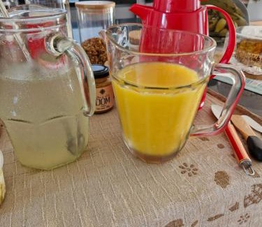 Niteroi House | Suíte tripla com vista piscina em casa familiar de luxo em Itaipu