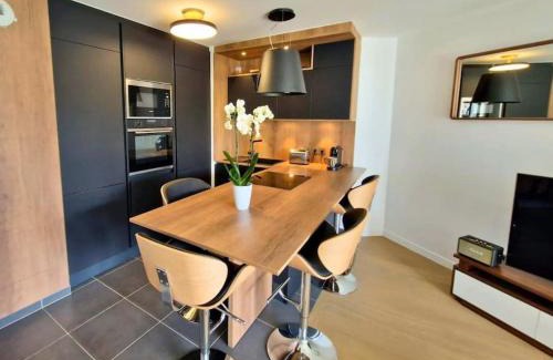 Puteaux Apartment | Sublime appartement 4 étoiles neuf T3 àPuteaux 61m2 proche La Défense, 10m2 de terrasse avec magnifique vue