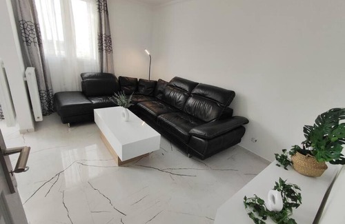 Le Bourget Apartment | Sublime Appartement