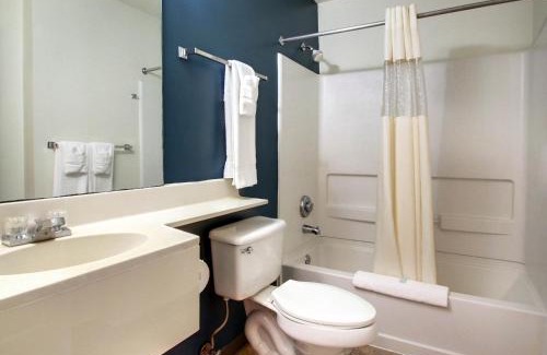 D'Iberville Hotel | Suburban Studios Biloxi North Area