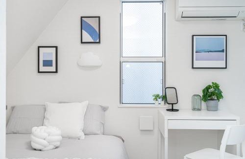 Shinjuku Apartment | Subway Higashi Shinjuku Station by 5 mins walk Designer's Apart ment
