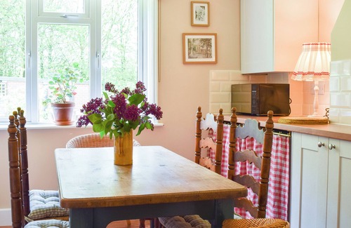 Basingstoke Cottage | Such a stunning and rural location, perfect for long walks and relaxing.