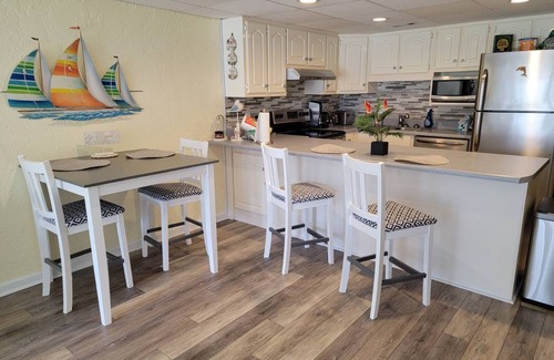 Bel Air Condo | Sugar Beach condo steps away from the ocean