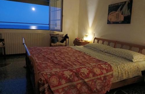 Spotorno Apartment | SUITE BLU INN , 10 mt from sea , one parking gratuito free