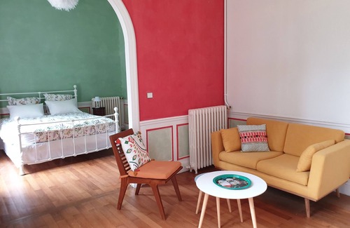 Saint-Avertin Bed & Breakfast | Suite en Rez-de-chaussée Dans Authentique Demeure Tourangelle du 18è Siècle