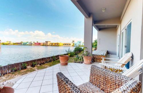 San Pedro Apartment | Suite F101 Mara Laguna